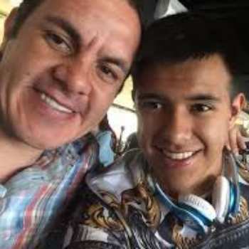 El ex futbolista mexicano comparte momentos con su hijo primogénito y lo dejan saber a través de sus redes sociales.