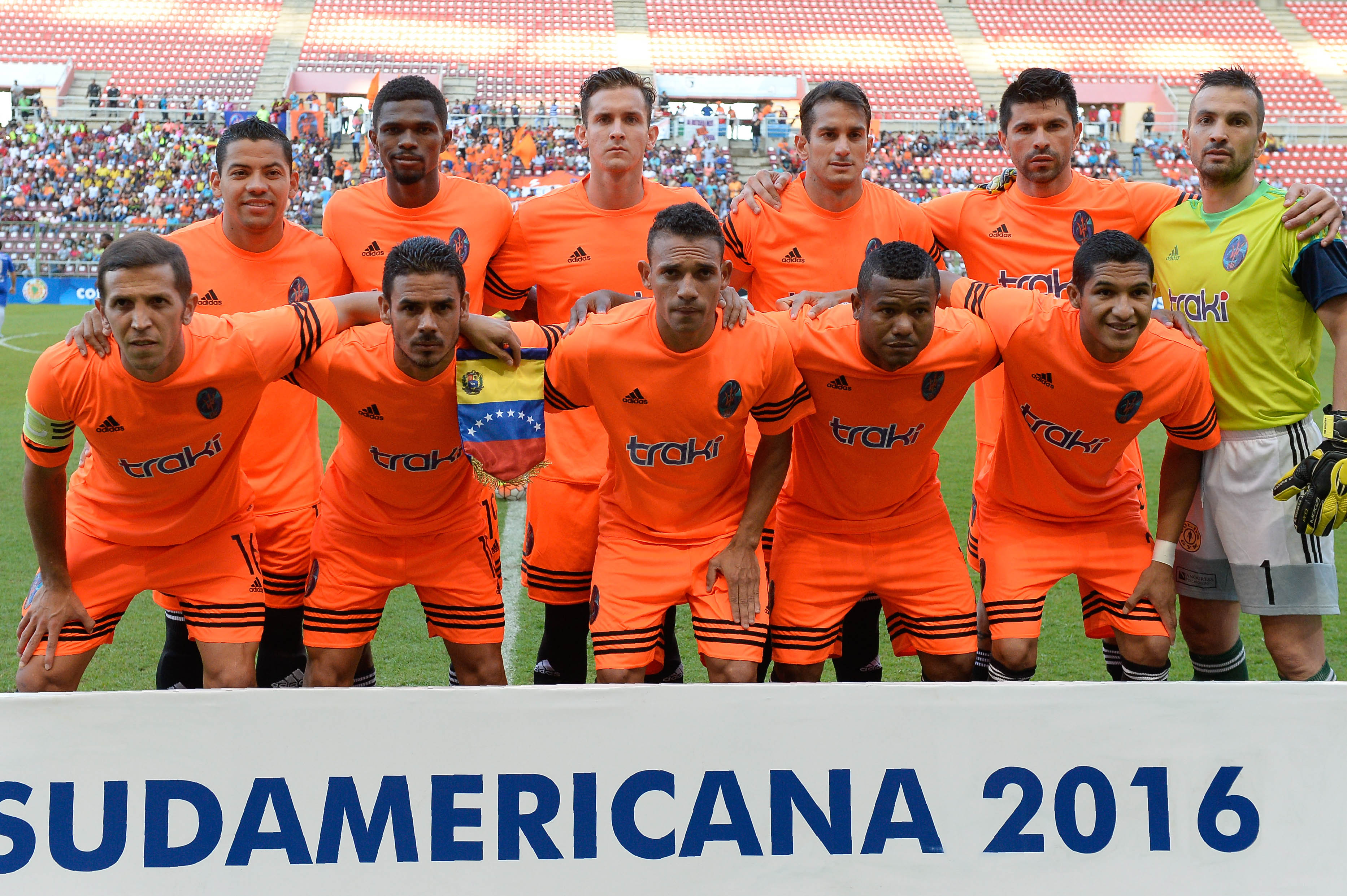 El equipo venezolano de La Guaira avanzó a la instancia de octavos de final.
