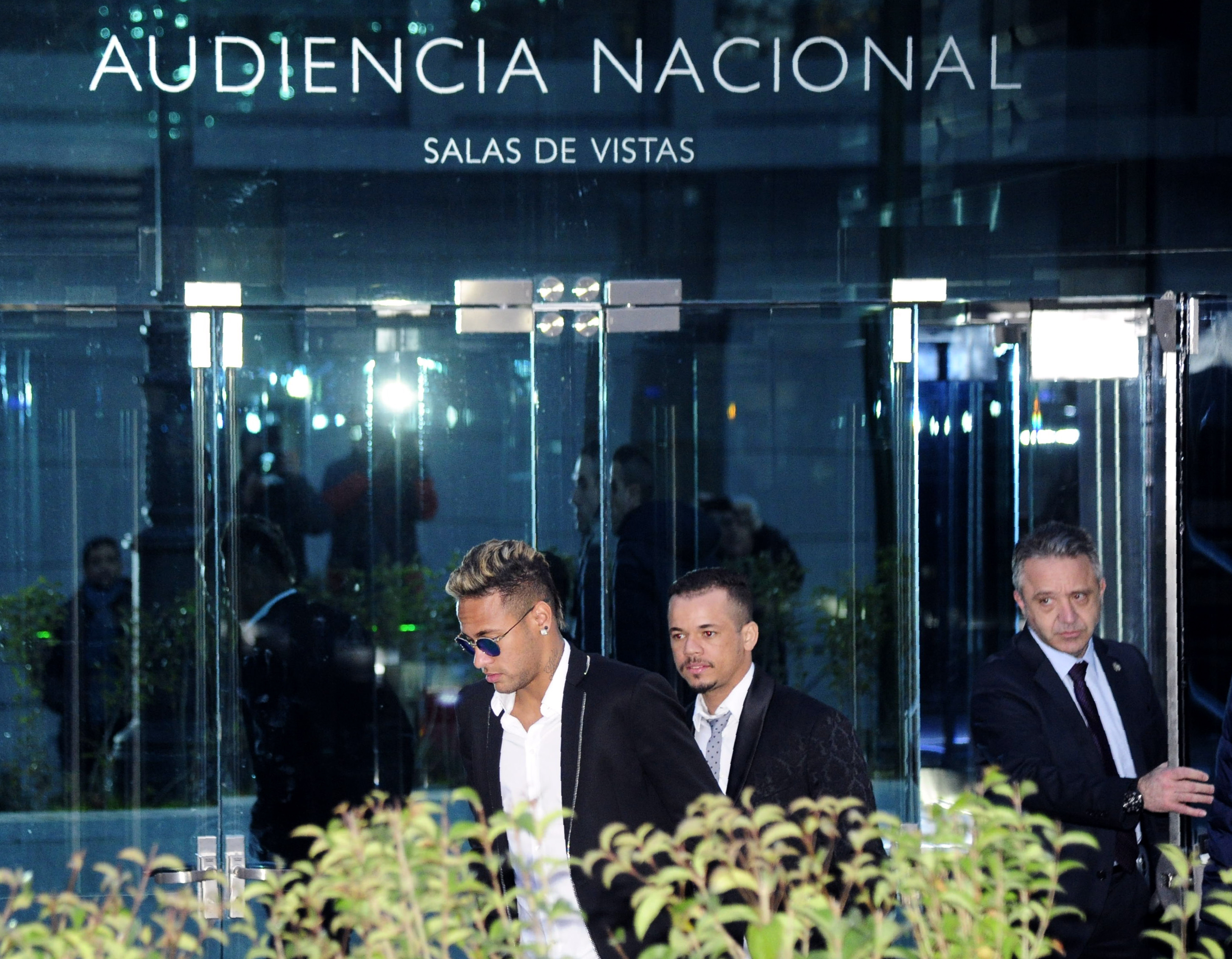 Neymar al momento de salir de Audiencia Nacional esta semana