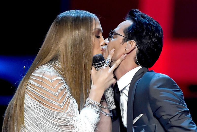 Este beso entre JLo y Marc en los Latin Grammy fue la gota que rebasó el vaso para De Lima