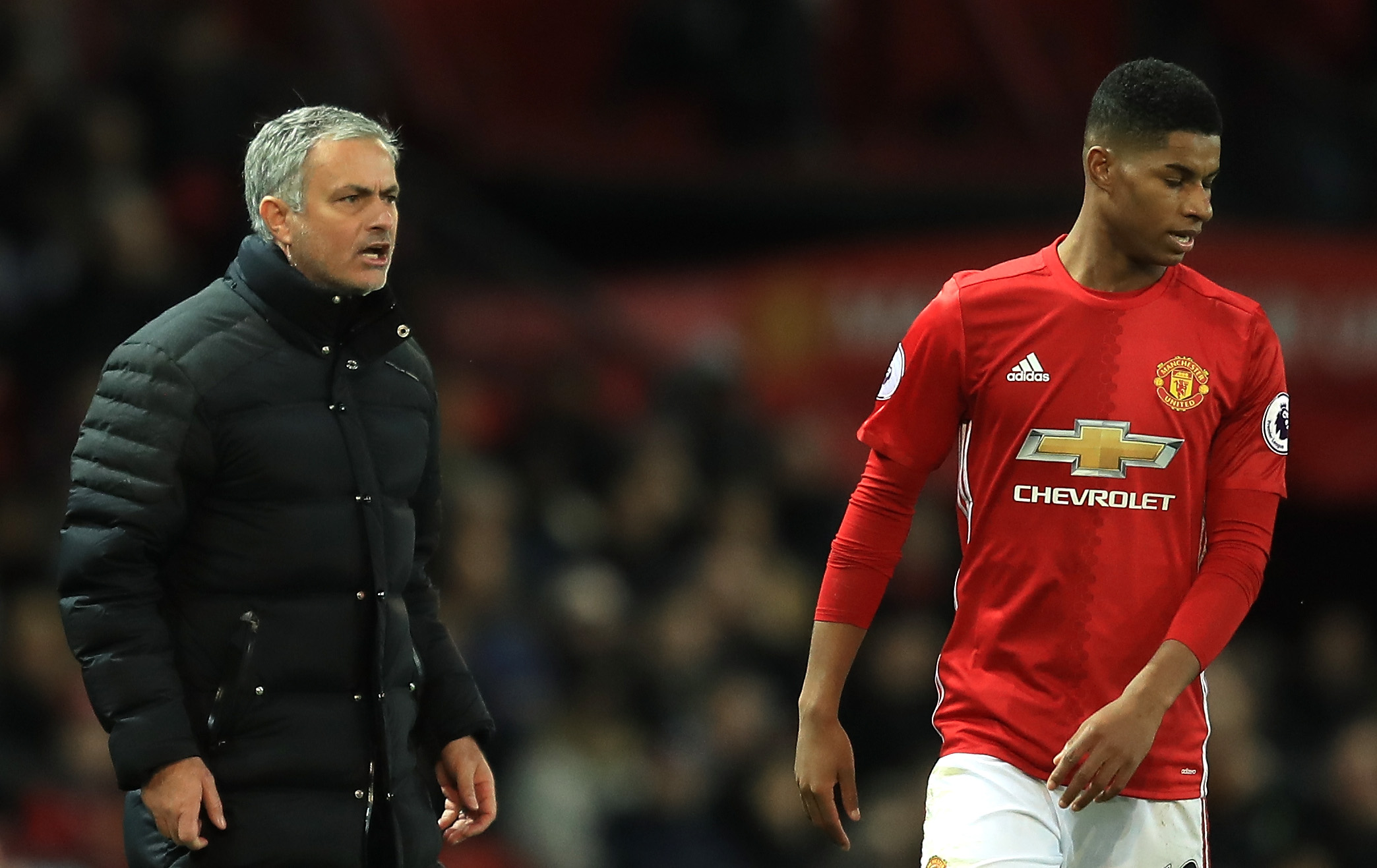 MANCHESTER, ENGLAND - DECEMBER 11: Jose Mourinho, Manager of Manchester United gives instruction to Marcus Rashford during the Premier League match between Manchester United and Tottenham Hotspur at Old Trafford on December 11, 2016 in Manchester, England. (Photo by Richard Heathcote/Getty Images)